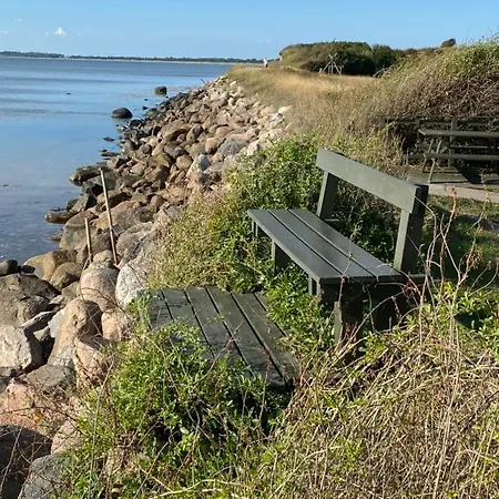 Hyggeligt Med Havudsigt Nyaraló