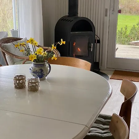 Tatil Evi Hyggeligt I Det Fynske Ohav 100 M Til Vandet Med Badebro Nordenbro Vesteregn